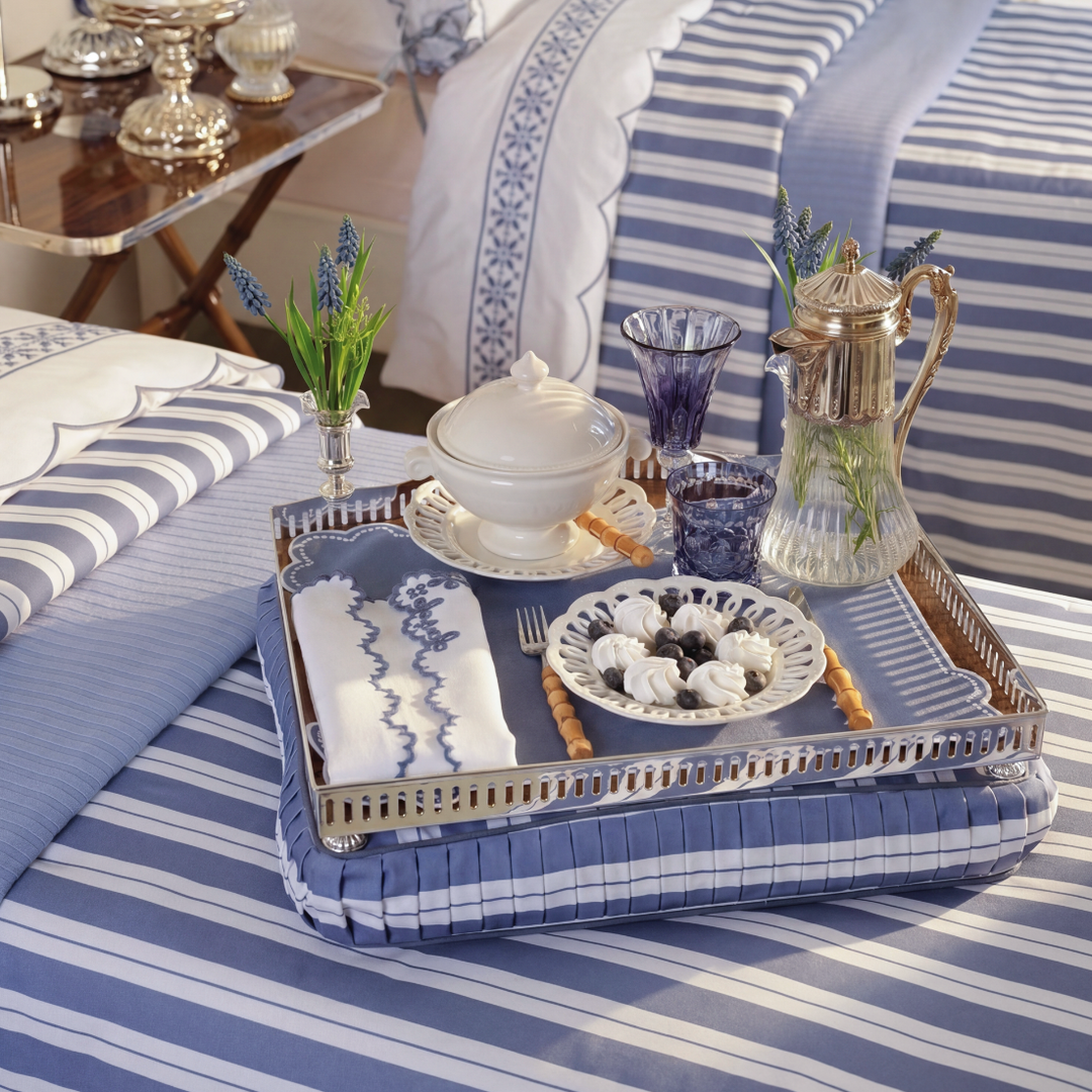 Seferî Linen Napkin with Blue Embroidery